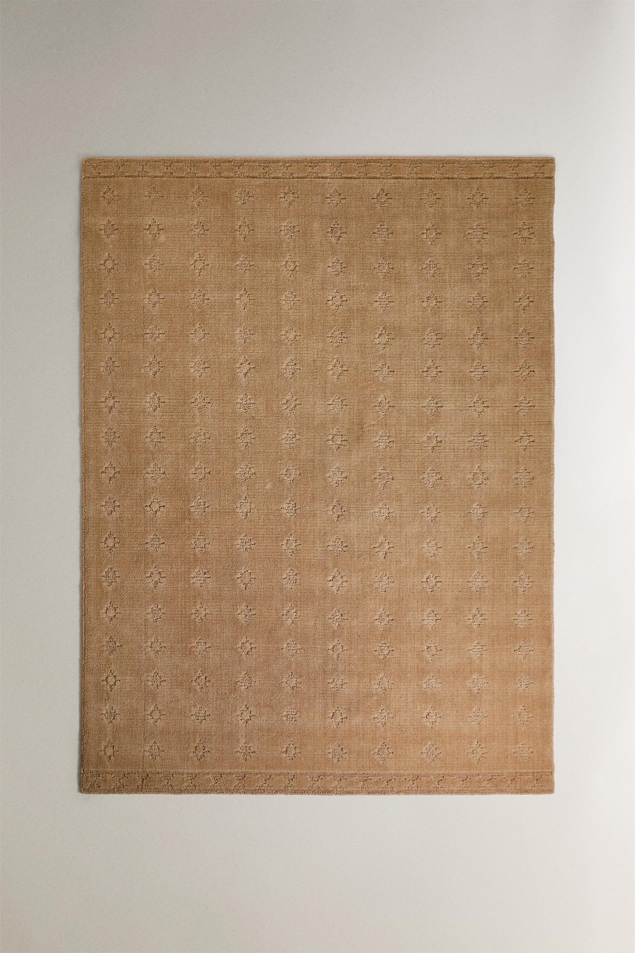 DIAMOND WOOL AREA RUG